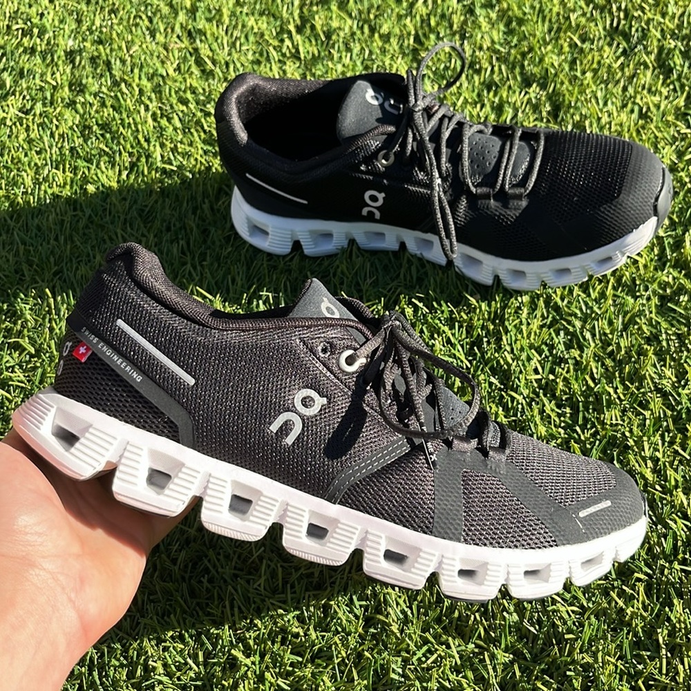 ON Cloud 5 Sneakers Sz 8 - Picture 16 of 17